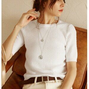 💜 Women's White Textured Knit Short Sleeve Top – Elegant Casual Blouse